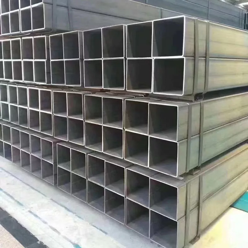 Черная прямоугольная трубка