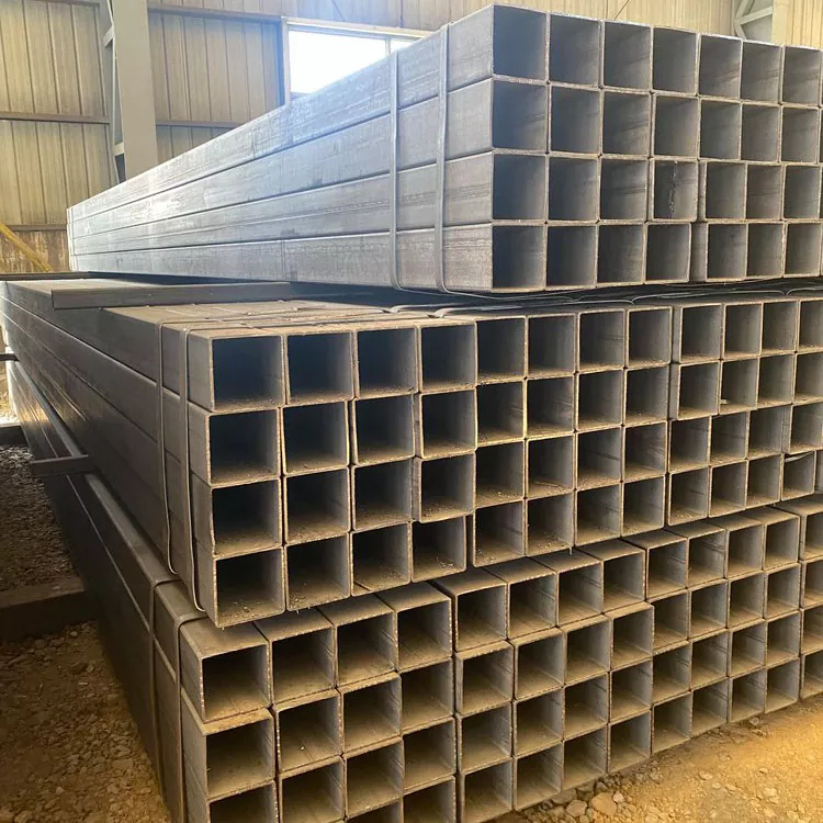 Прямоугольная трубка в черную полоску