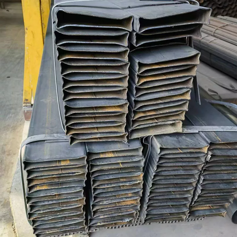 Тонкостенная прямоугольная трубка